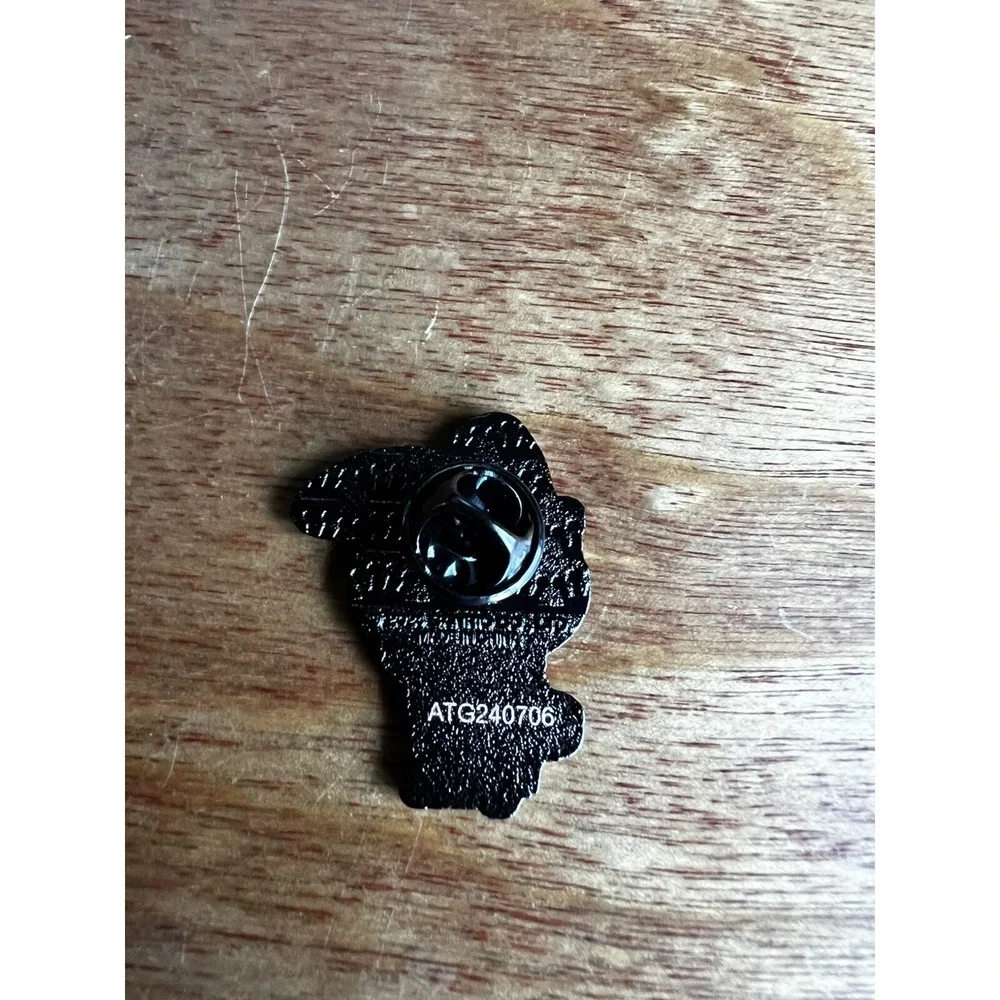 Sanrio this enamel